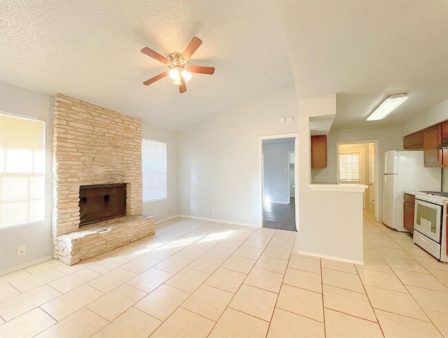 Building Photo - 12414 Deer Falls Dr