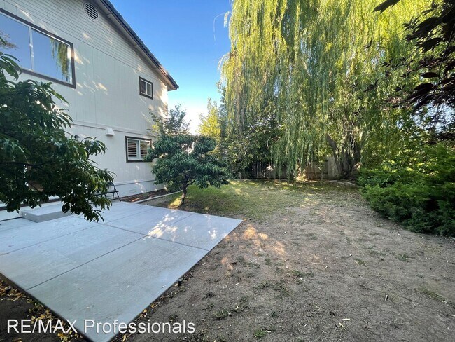 Building Photo - 3 br, 2.5 bath House - 5140 Canyon Run Dr.
