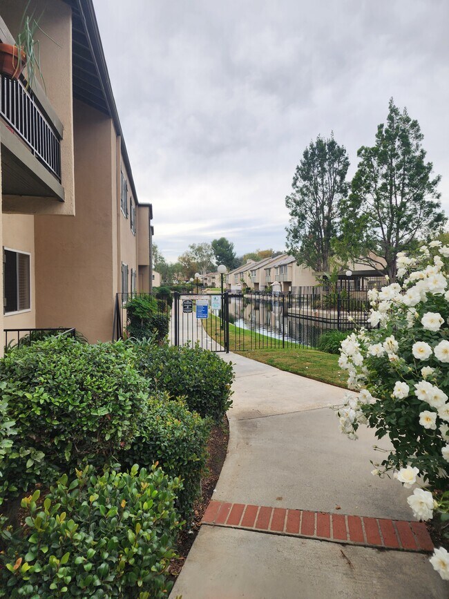 Foto del edificio - 25743 Hogan Dr