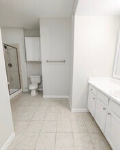 Guest Bathroom - Woodland Hills Luxury Apartments
