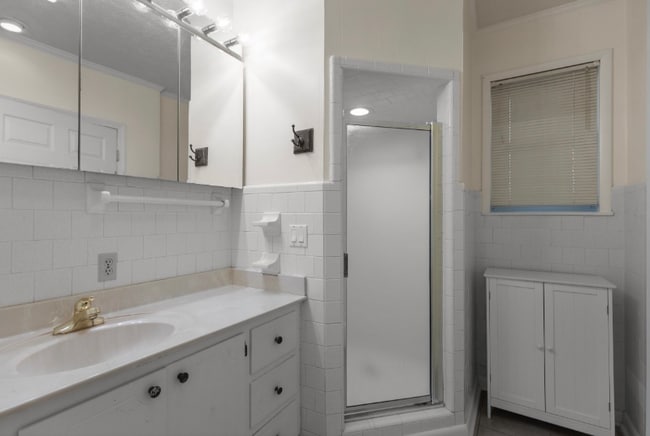 Building Photo - 202 Christopher Dr