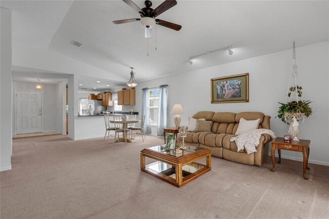 Building Photo - 408 Lake Suzanne Dr