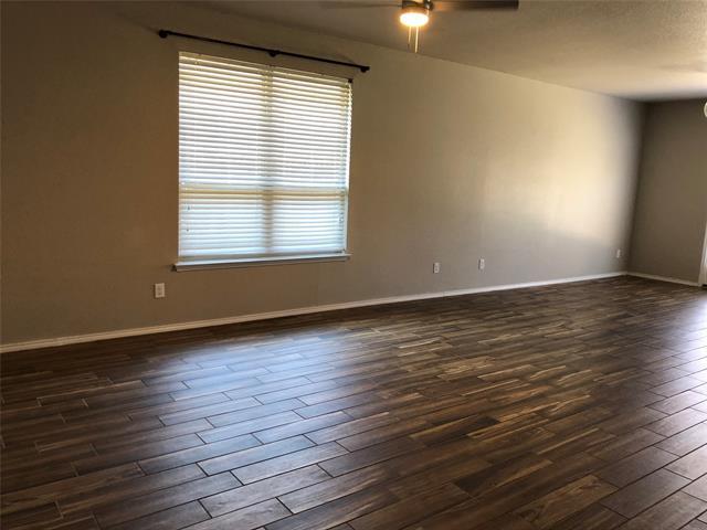 Foto del edificio - 3717 Peach Blossom Rd