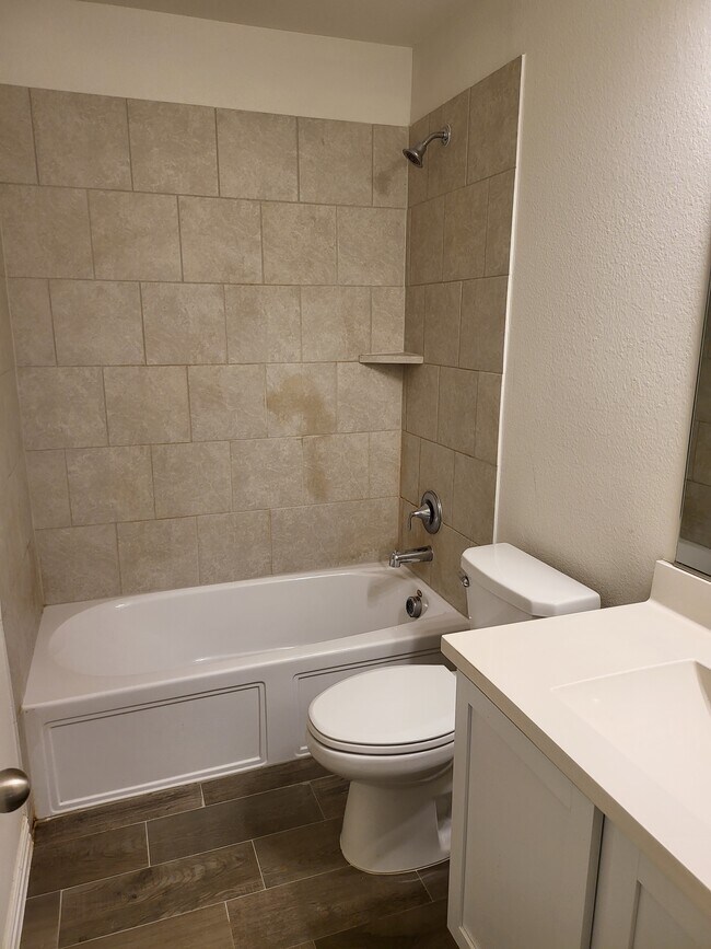 Foto del edificio - 15439 Carnoustie Ln
