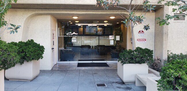 Entrance - 10982 Roebling Ave