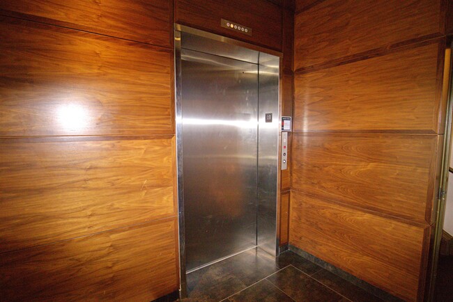 Foto del edificio - 5501 Hudson Ave