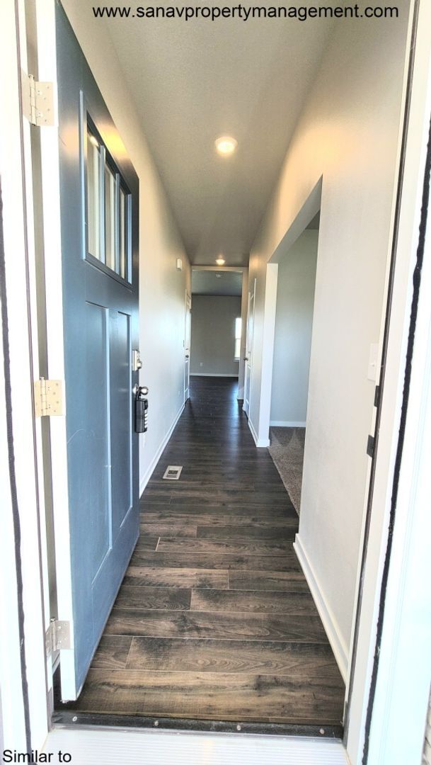 Foto del edificio - Charming & Spacious Home in Prime Ankeny L...