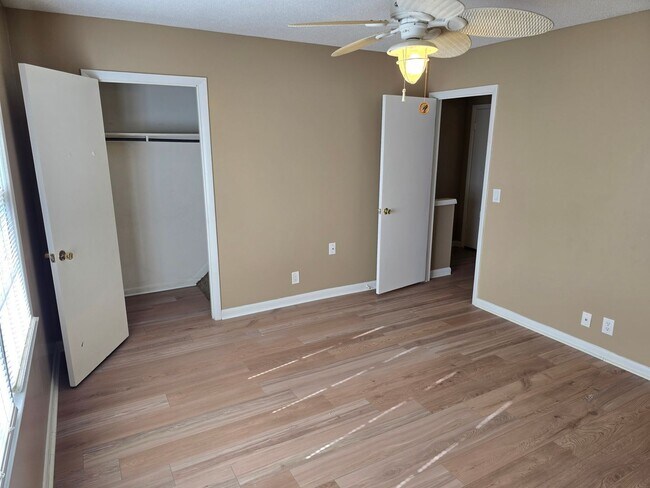 Foto del edificio - 2 bedroom 1.5 bath condo now available for rent in Dalton, Ga
