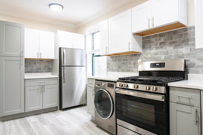 Foto del edificio - 3845 N Greenview Ave