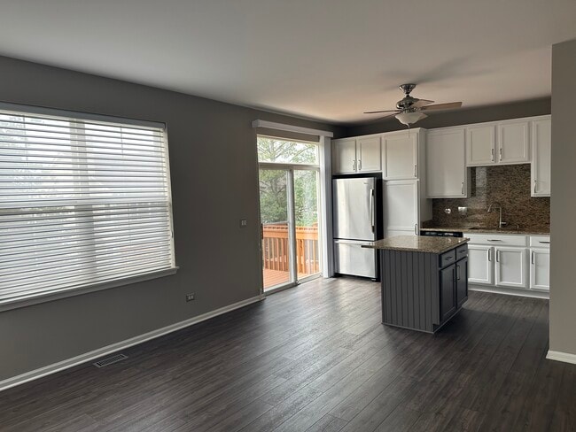 Building Photo - 275 Tower Hill Dr