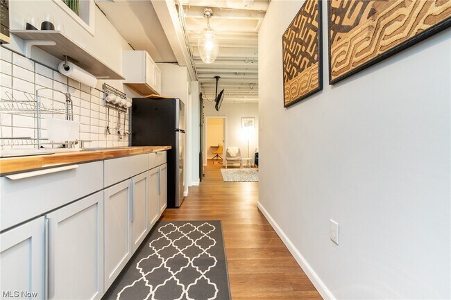 Foto del edificio - 13227 Merl Ave