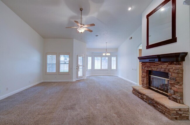 Foto del edificio - 1824 E Turnberry Ave