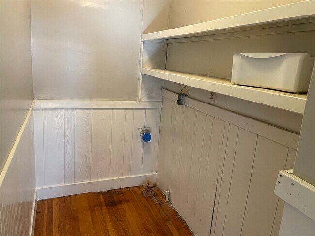 Building Photo - 82 Brantwood Rd