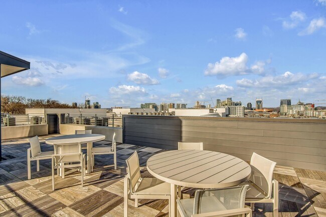 Foto del edificio - 806 Olympic St