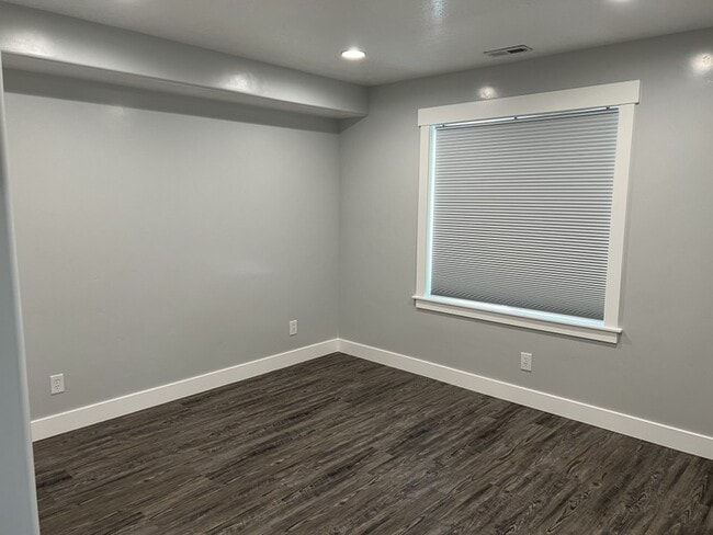 Building Photo - 2205 E Grenada Ln