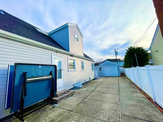 Foto del edificio - 278 Devonshire Dr