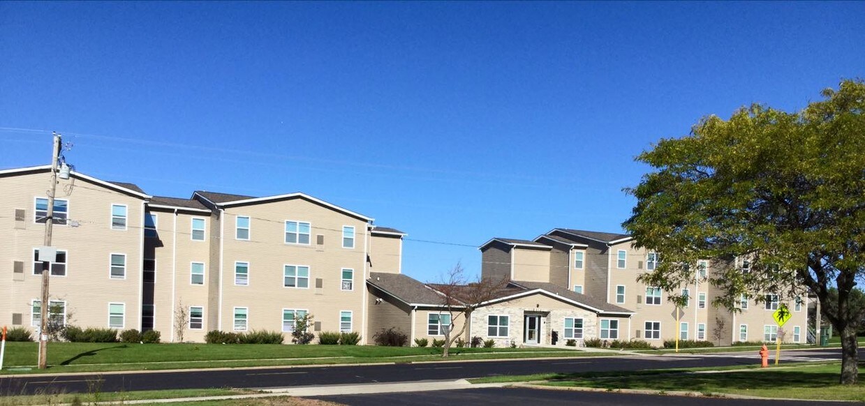 2313 W 5th St, Marshfield, WI 54449 Apartments in Marshfield, WI