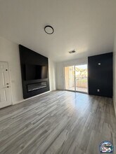 Building Photo - 1200 Rodeo Dr