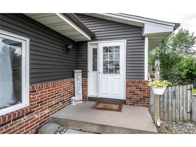 Foto del edificio - 1142 Cheery Ln NE