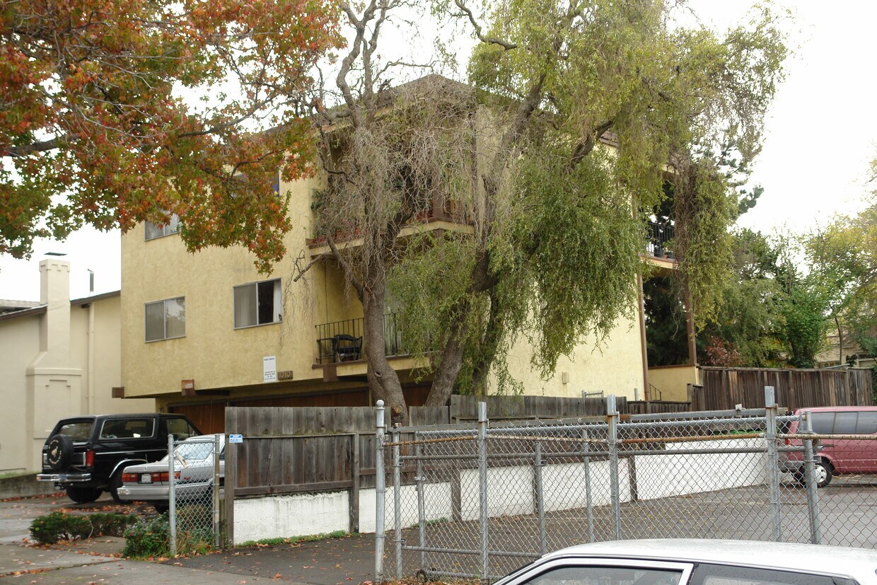 Building Photo - 1310 Berkeley Way