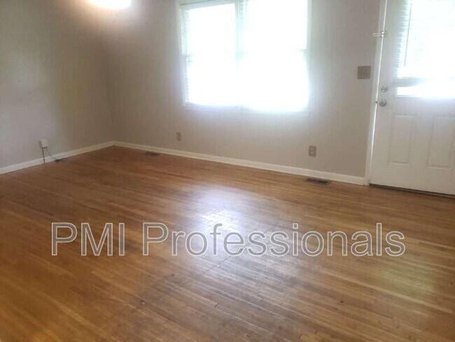 Building Photo - 206 Highland Ave