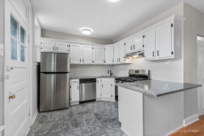 Foto del edificio - 2343 W Glenlake Ave