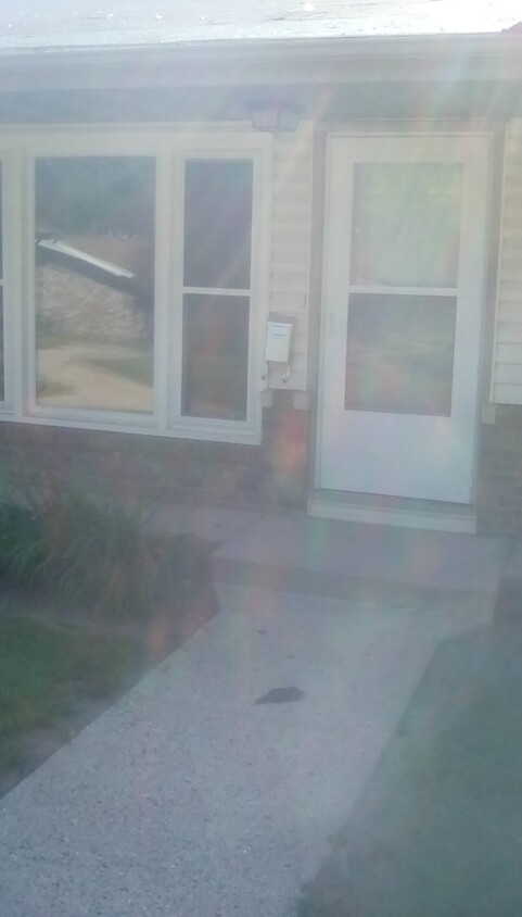 entrance on front of building - 802 Badger Creek Dr