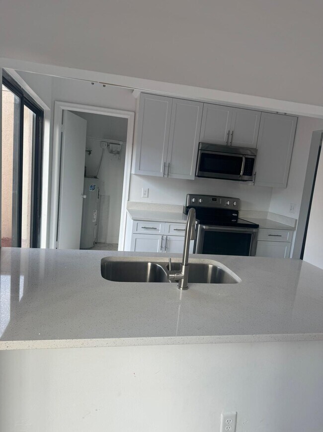 Foto del edificio - 2055 SW 24th Cir