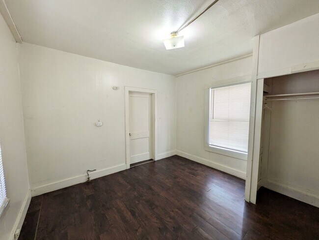 Foto del edificio - 810 Peach Ave