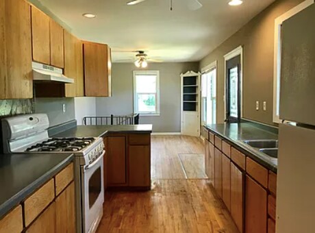 Foto del edificio - 5413 Summerville Ave