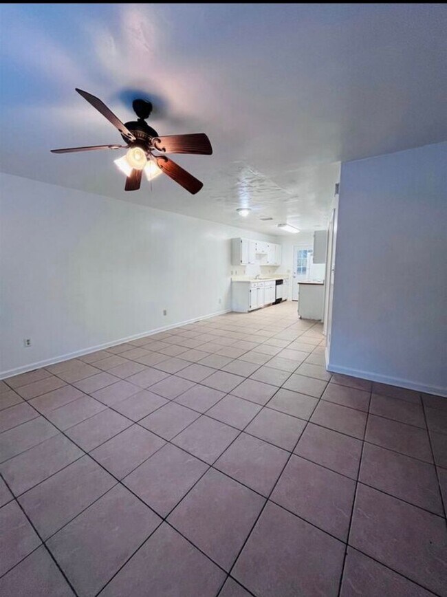 Foto del edificio - 1285 Rumba Ln