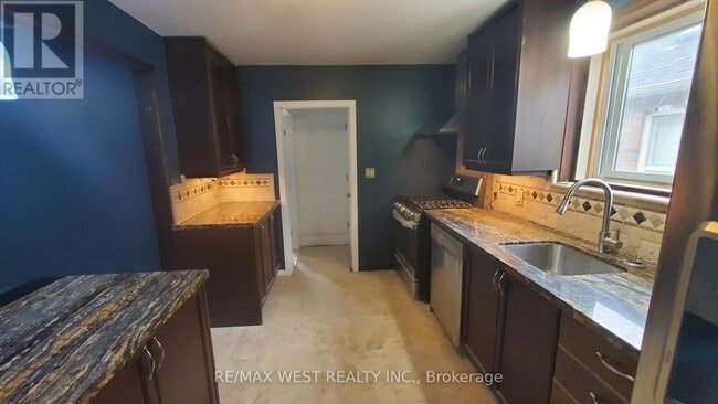 Building Photo - 135 Ellins Ave