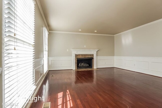 Building Photo - 4 br, 2.5 bath House - 1209 River Rd UNIT