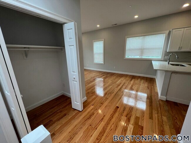 Foto del edificio - 126 Cross St