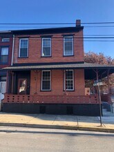 Building Photo - 200 Walnut St