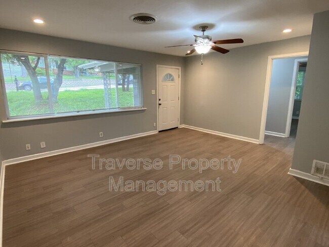 Building Photo - 4233 Ridgecrest Cir