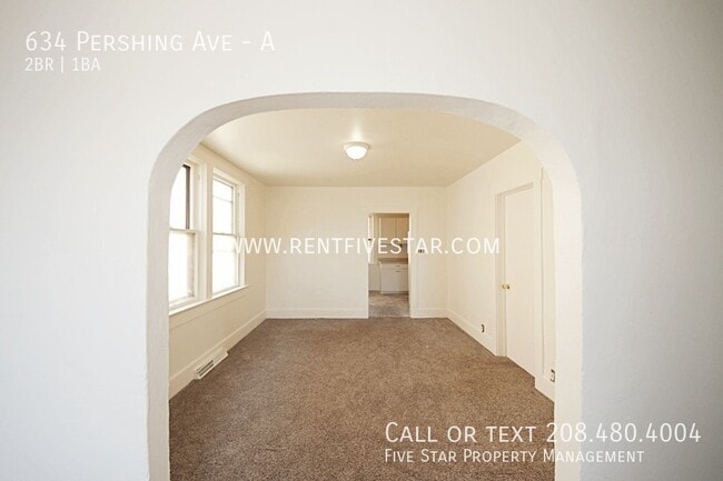 Building Photo - 634 Pershing Ave