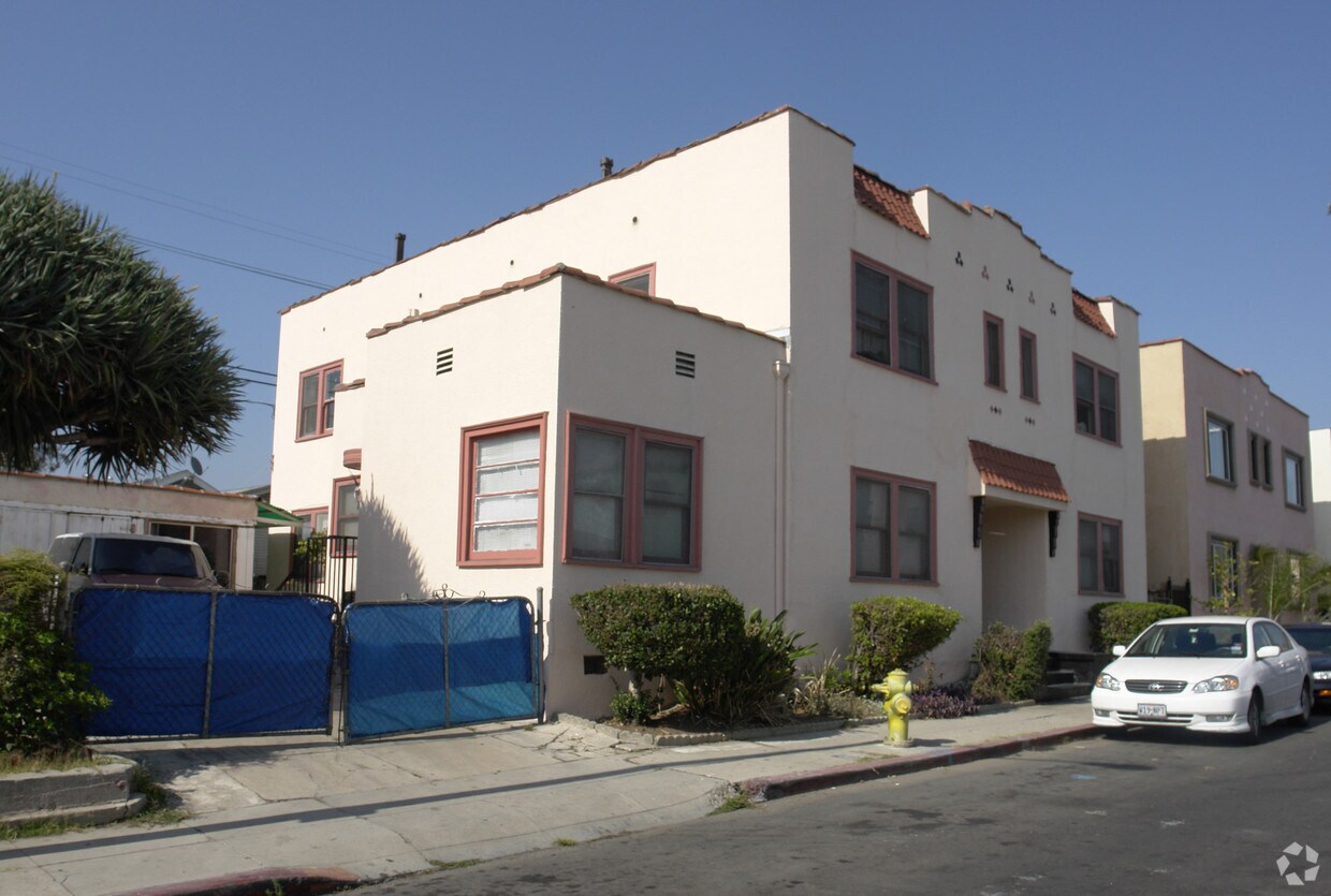 Primary Photo - 5355 Monroe St