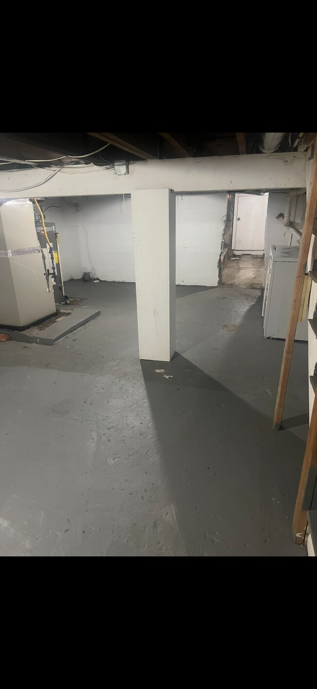 Building Photo - 220 Colgate Ave