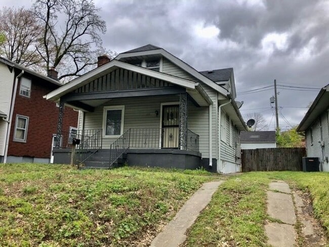 Nice 3 bedroom one bath in the southend - Nice 3 bedroom one bath in the southend House
