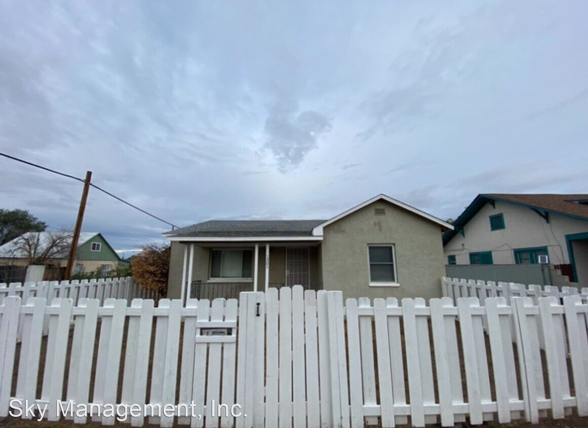 2 br, 1 bath House 1301 6th Street NW House Rental in Albuquerque