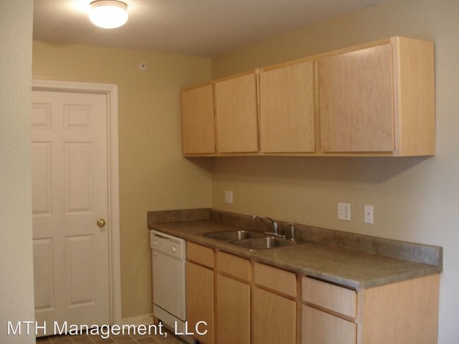 Building Photo - 719 Industrial Park Dr