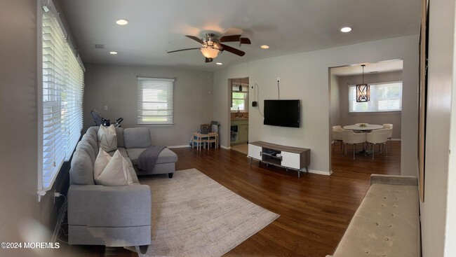 Building Photo - 445 Brookside Ave