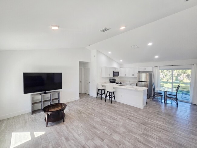 Foto del edificio - 2447 NW 5th St