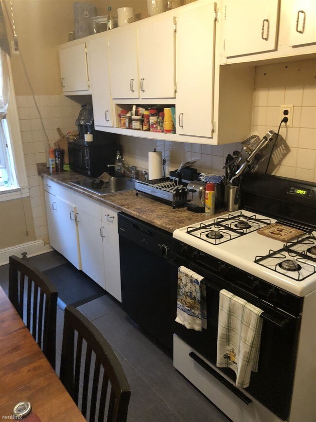 Building Photo - 2 br, 1 bath  - 7734 74th St
