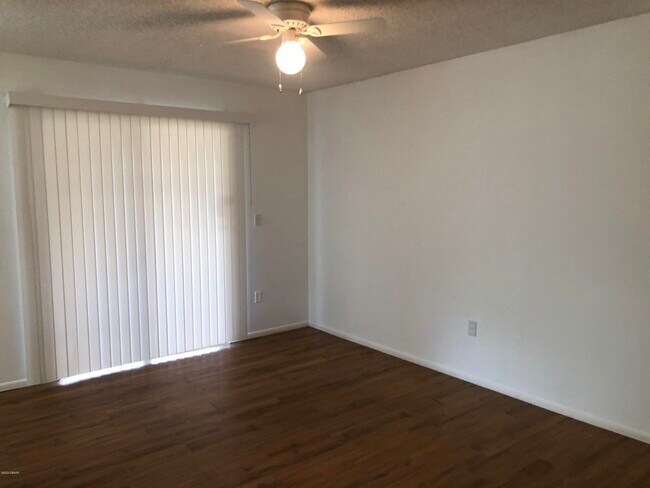 Building Photo - 428 Banana Cay Dr