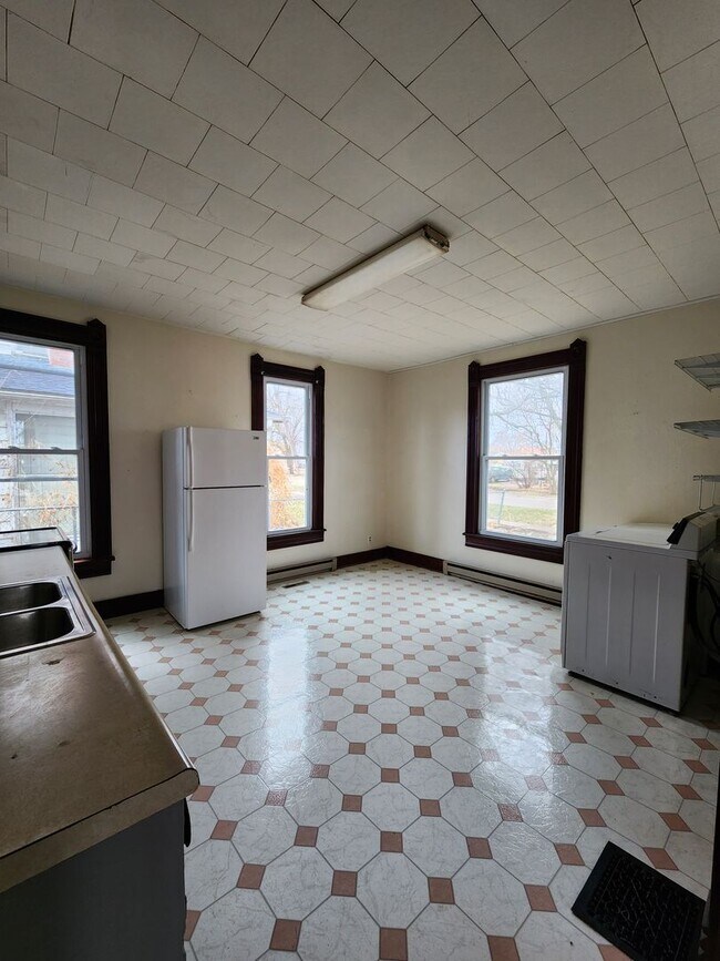 Foto del edificio - 617 E Washington St