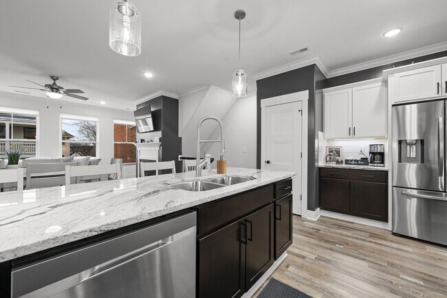 Foto del edificio - 127 E 8th Ave