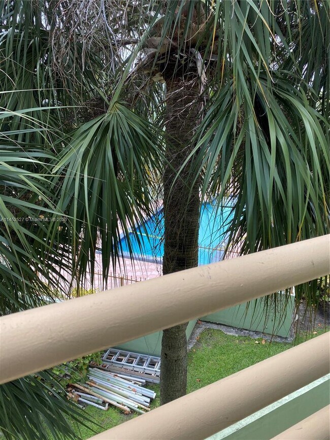 Foto del edificio - 11153 NW 7th St