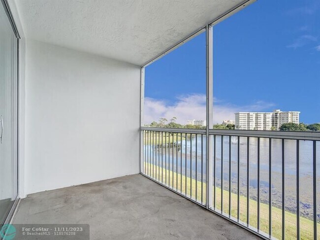 Building Photo - 3091 N Course Dr